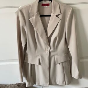 Alyn Paige Shoulder Padded Blazer